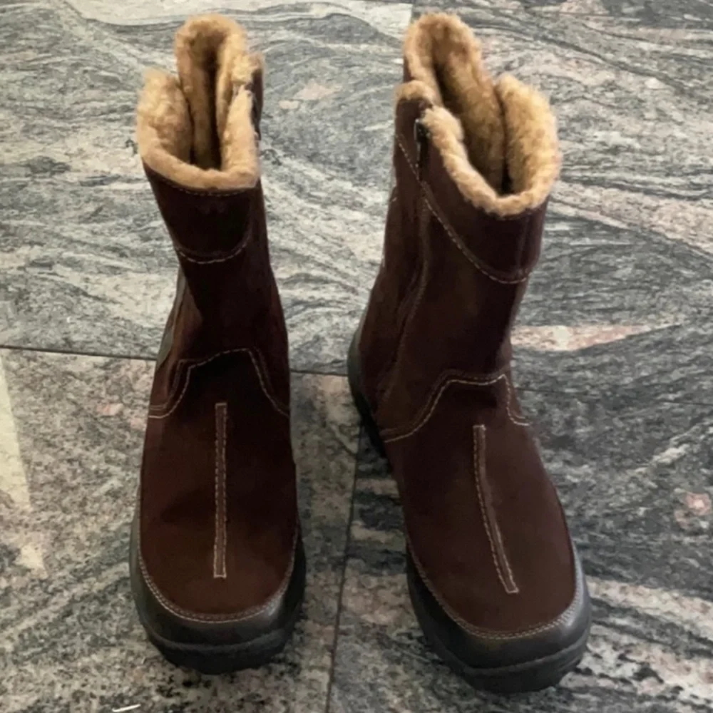 Clarks Boots Waterproof Leather Suede Women’s Size 9.5 Medium Brown
